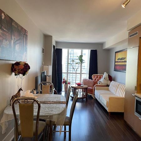 Luxury Condo With Cn Tower View Toronto Exteriör bild