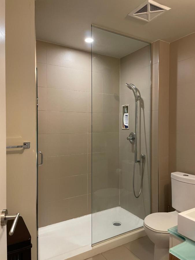 Luxury Condo With Cn Tower View Toronto Exteriör bild
