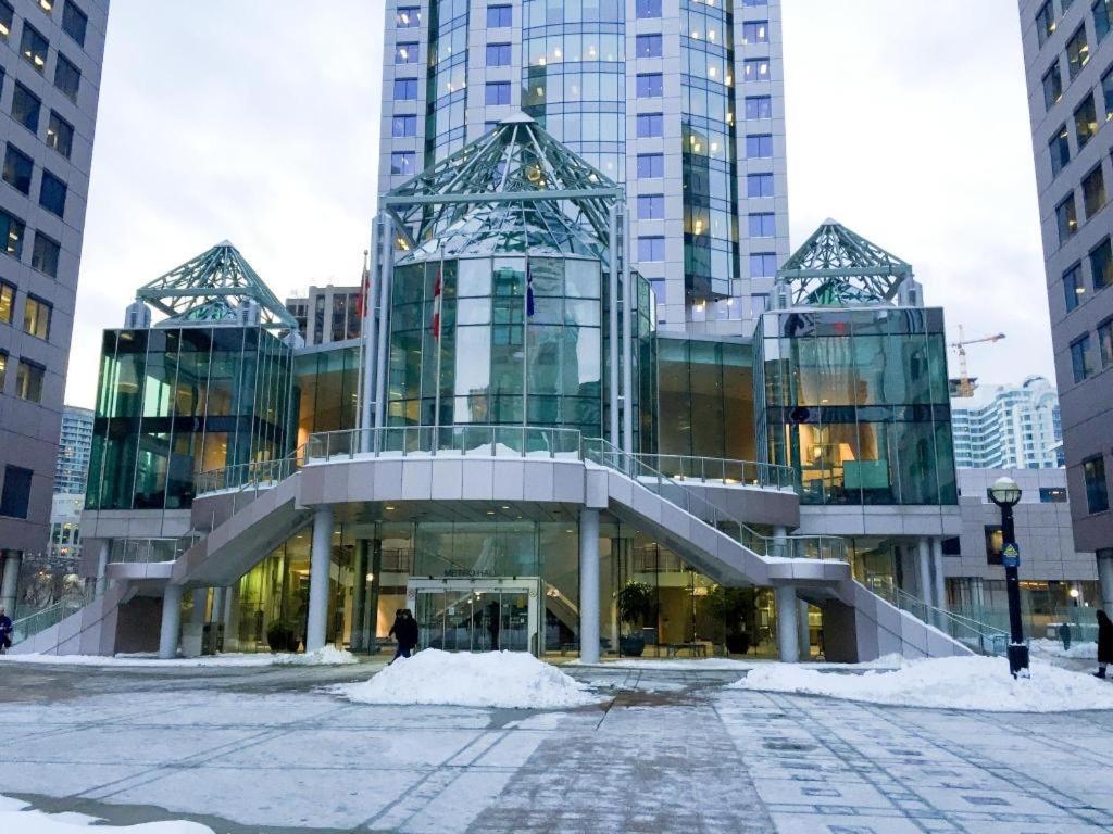 Luxury Condo With Cn Tower View Toronto Exteriör bild
